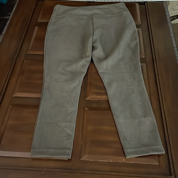 Womens size XL Andrew Marc Taupe Faux Suede Pull On Stretch Pants - Picture 8 of 8